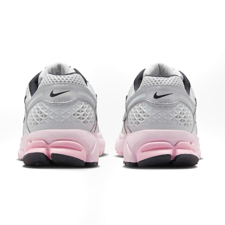Nike Zoom Vomero 5 with fluffy laces