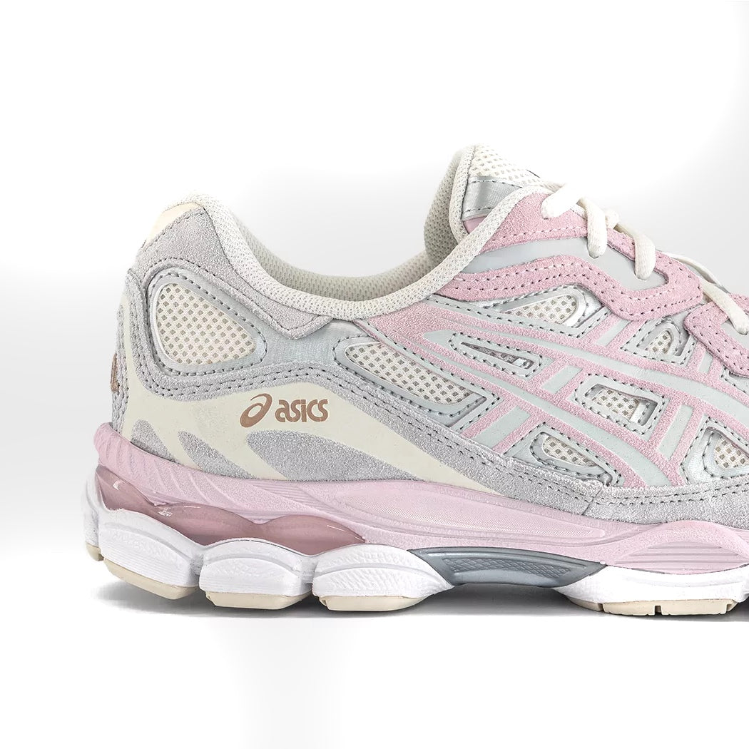 Asics GEL NYC with two laces