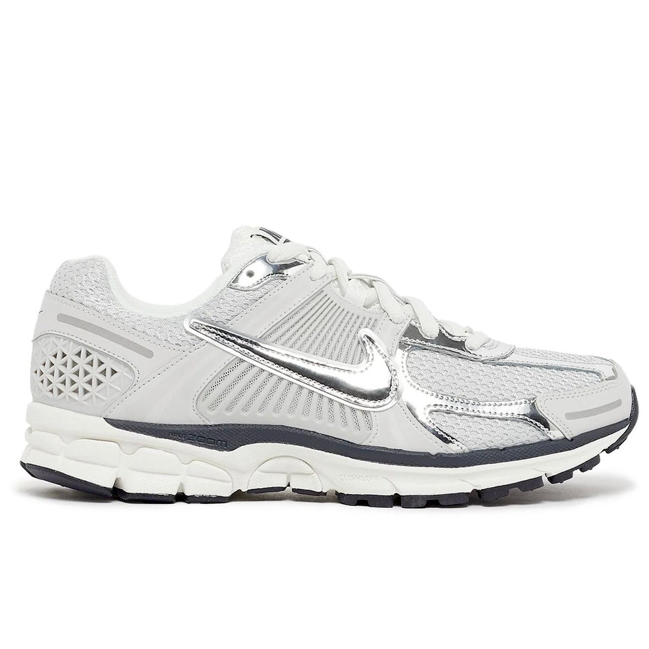 Nike Zoom Vomero 5 with fluffy laces