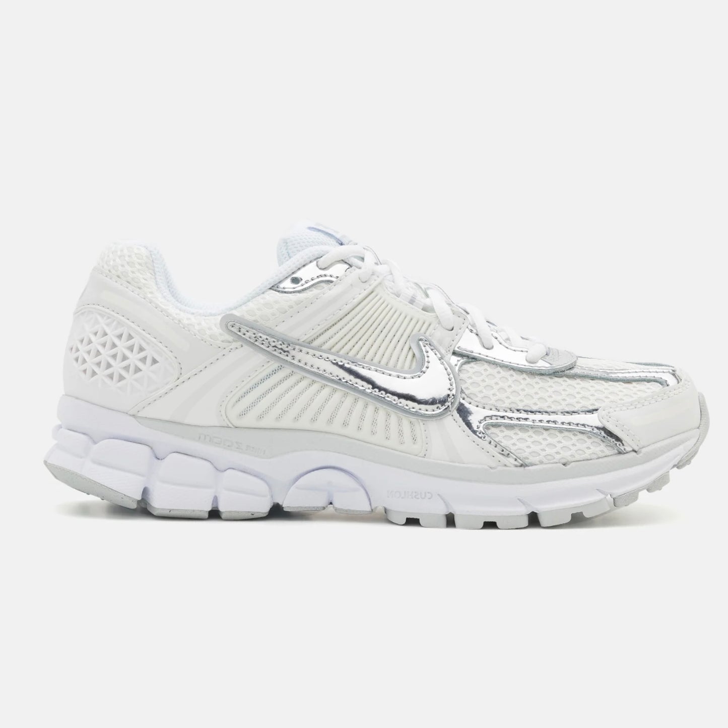 Nike Zoom Vomero 5 with fluffy laces