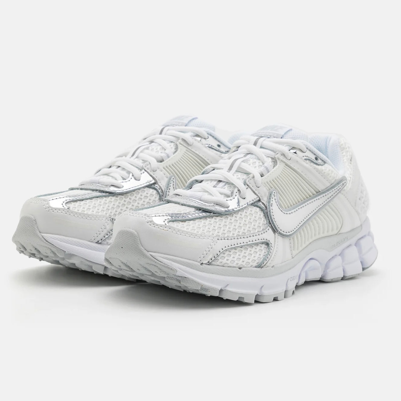 Nike Zoom Vomero 5 with fluffy laces